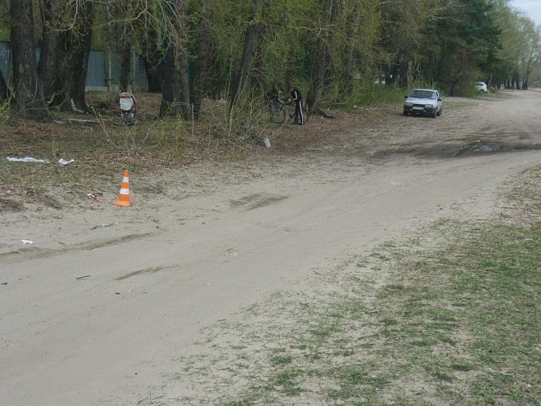 У тобольского кремля водитель погиб, влетев в опору освещения
