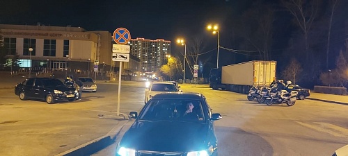 Сотрудники ГИБДД обеспечивают ночной покой жителей Тюмени возле технопарка
