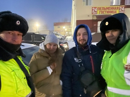 Потеряли дорогу из-за снежного перемета: как ДПС помогает водителям в сложных погодных условиях