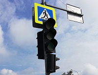 На семи перекрестках в Тюмени 3 августа отключат светофоры, в том числе у школы