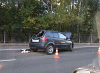 Автомобилист на Hyundai Getz врезался в ограждение кладбища на улице Дружбы
