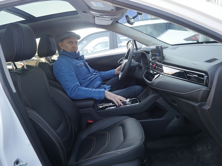 Бензин или электричка? Знакомимся с "Москвичами" на тюменских дорогах