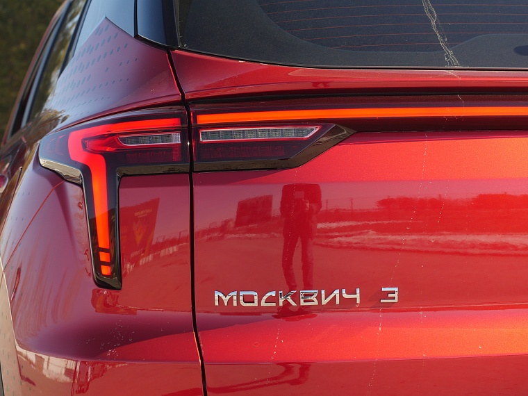 Бензин или электричка? Знакомимся с "Москвичами" на тюменских дорогах