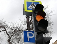 В Тюмени сегодня могут отключить светофоры на улицах Менделеева и Щербакова