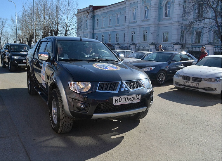 Участники автопробега в честь легендарных советских разведчиков проедут 1,5 тыс. км