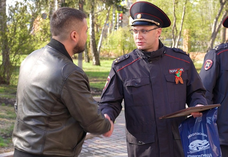 Тюменец, задержавший пьяного водителя после ДТП, получил благодарность от ГИБДД