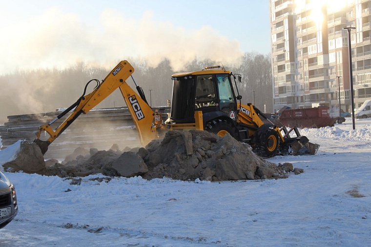 В тюменском Ново-Комарово оборудуют временную дорожную инфраструктуру для автобусов