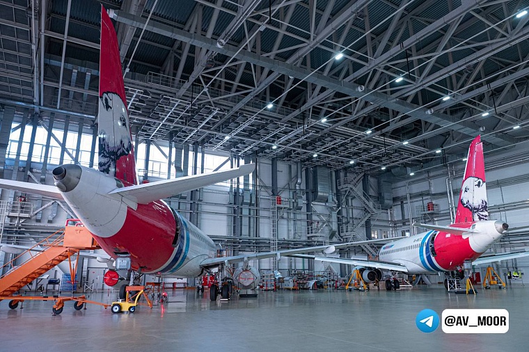 Самый большой ангар для обслуживания самолетов в УрФО показали министру Алиханову