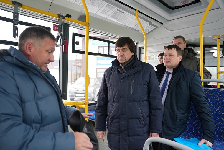 Максим Афанасьев: В 2025 году на востребованные маршруты планируется вывести 37 автобусов большого класса