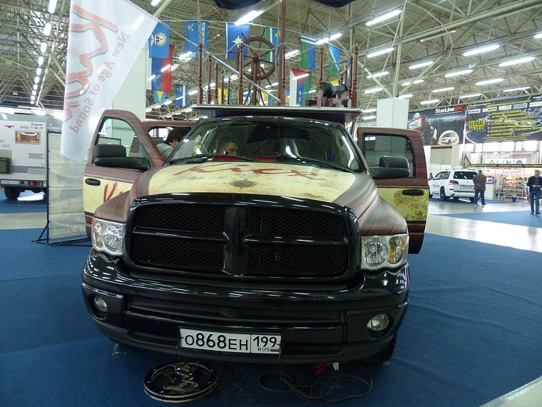 Тюменскую автовыставку украсил Shou car Kiсx