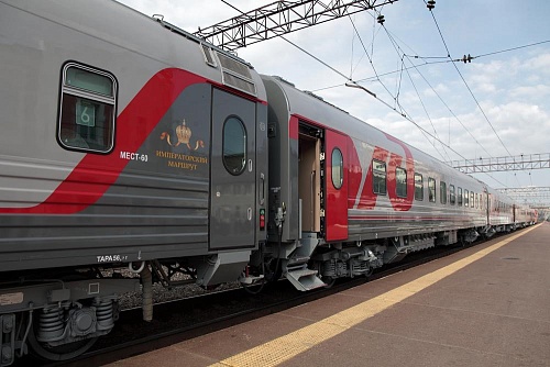 Александр Моор поздравил железнодорожников с профессиональным праздником