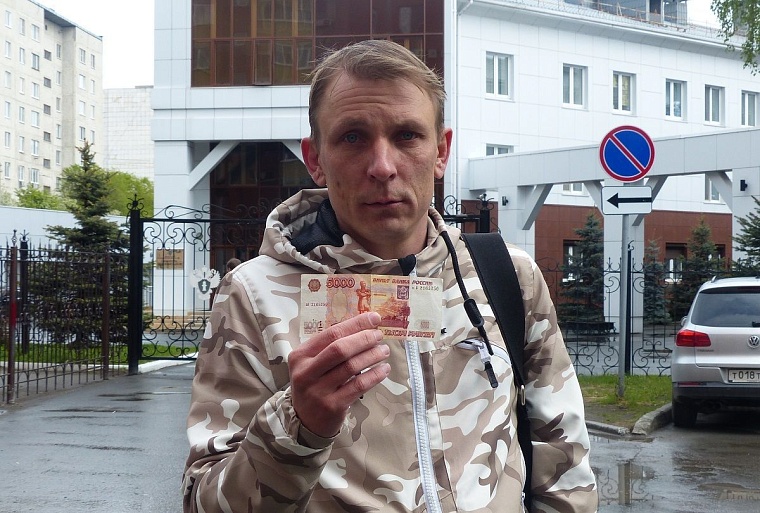 Тюменца с сыном больше четырех часов продержали на АЗС