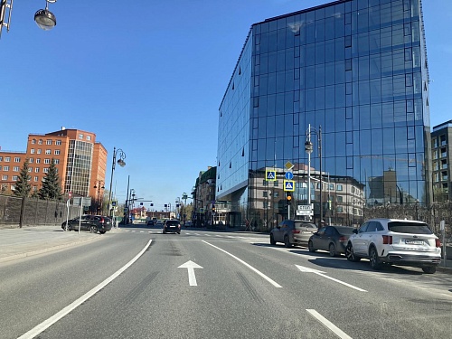 В Тюмени по ночам обновляют дорожную разметку