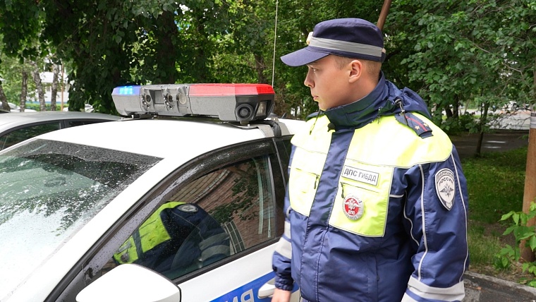 На вооружении тюменской ГАИ появился мобильный "Кибер-шериф"