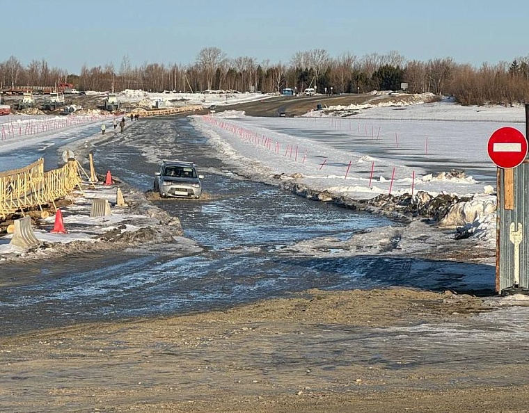 В Тюменской области через Иртыш закрыли переправу для автомобильного транспорта
