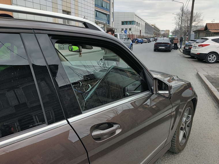 Выйти из сумрака. В Тюмени прошел крупный рейд против тонировок