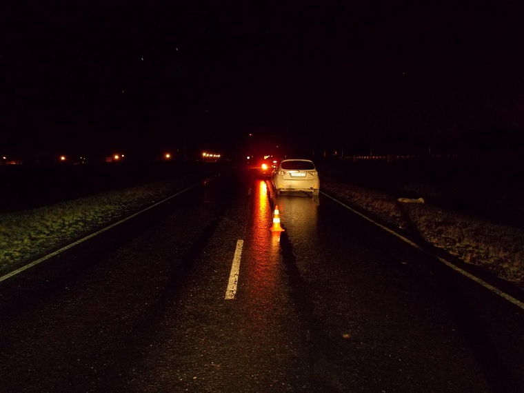 Сбитый насмерть пешеход стоял на проезжей части в темноте