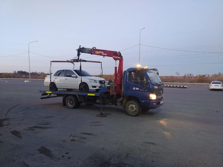 Собирал шишки и пил пиво: автоинспекторы задержали пьяного тоболяка