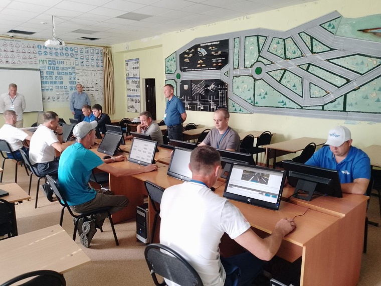 Тюменские водители автобусов сдают теорию за 50 секунд