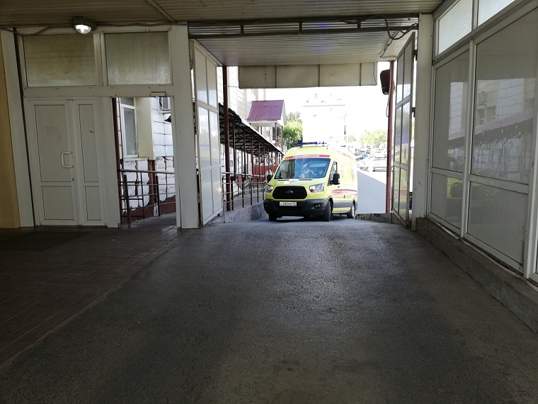 В Тюмени запретят въезд для личного транспорта к приемному отделению ОКБ №2