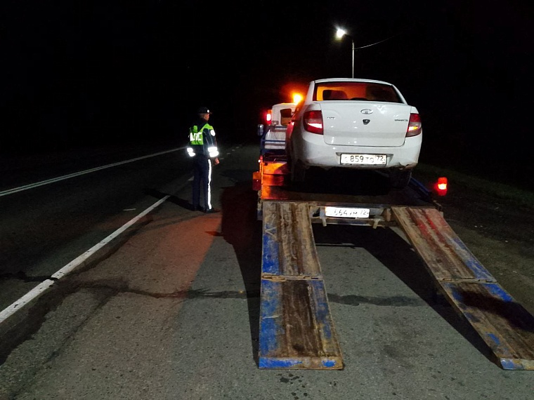 За выходные тюменские автоинспекторы выявили 60 пьяных водителей