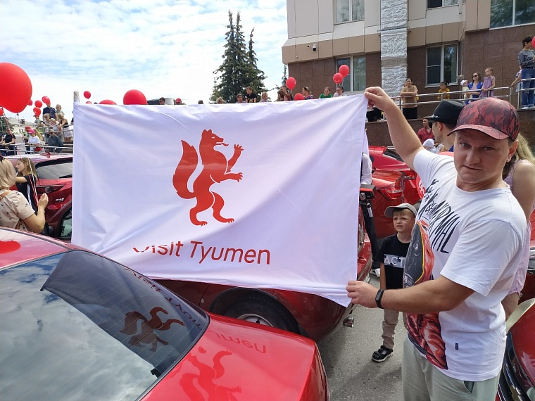 Легендарный Ford Mustang можно увидеть в Тюмени на "Параде красных машин"