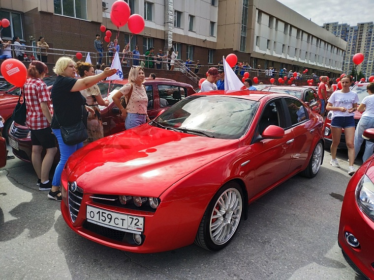 Легендарный Ford Mustang можно увидеть в Тюмени на "Параде красных машин"