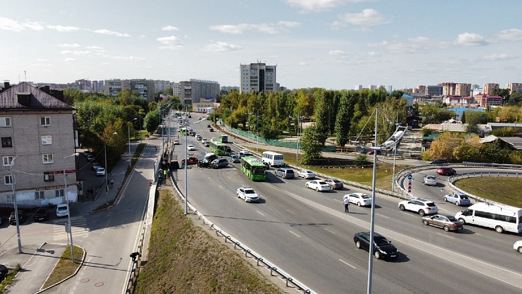 На развязке по Мориса Тореза, где произошло массовое ДТП, установят барьерное ограждение