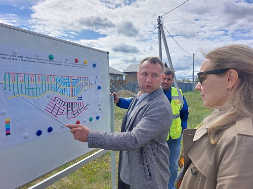 В деревне Падерина построят около 20 километров дорог со щебеночным покрытием