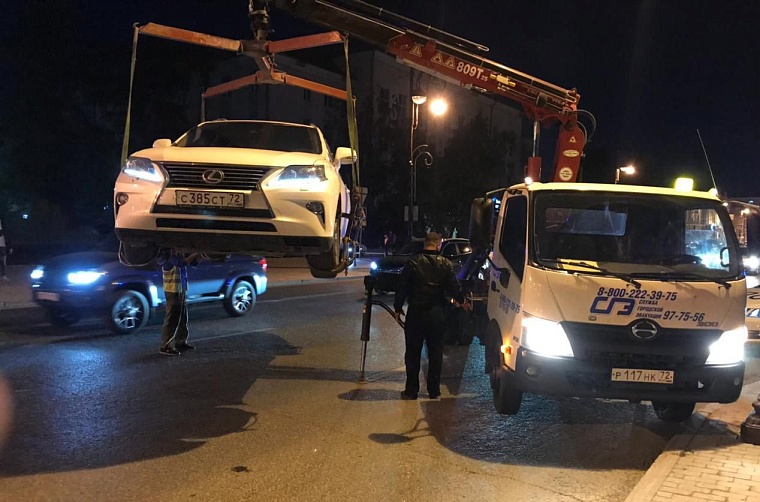 Сплошная проверка: водитель "Лексуса" выпил два бокала вина