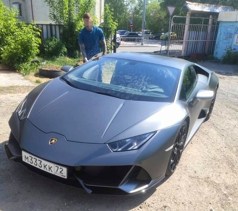 Занял инвалидное место. Тюменские автоинспекторы оштрафовали водителя Lamborghini