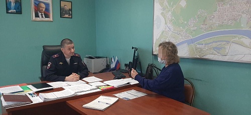 Тоболяков возмутила парковка женщины-водителя на тротуаре