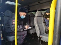 В тюменских автобусах полиция проверяет наличие масок у водителей и пассажиров