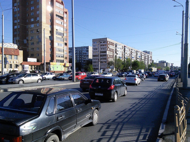 Общественный транспорт на Пермякова и Широтной хотят запустить по выделенным полосам