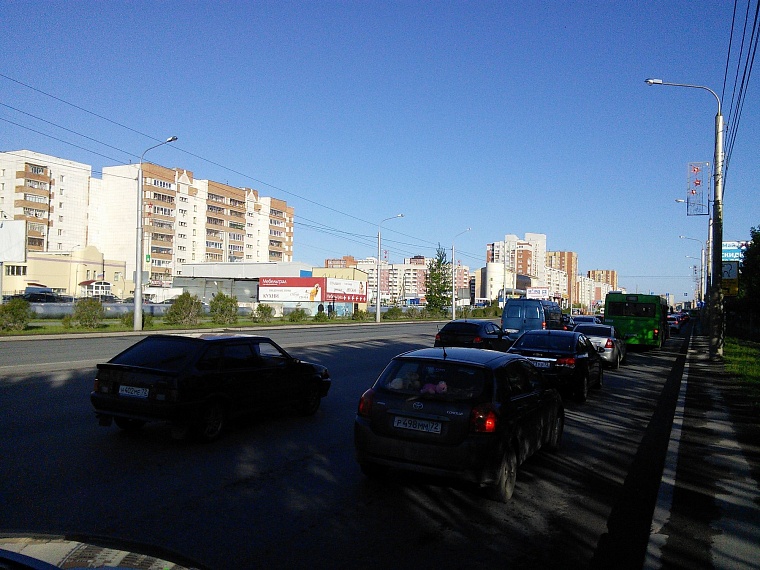 Общественный транспорт на Пермякова и Широтной хотят запустить по выделенным полосам