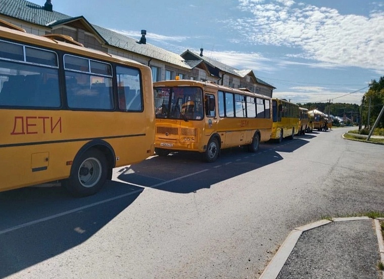 Тюменские автоинспекторы проверяют школьные автобусы перед новым учебным годом