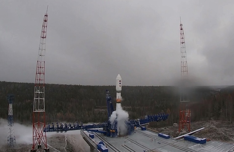 Минобороны показало пуск ракеты, ступень которой упала в Тюменской области