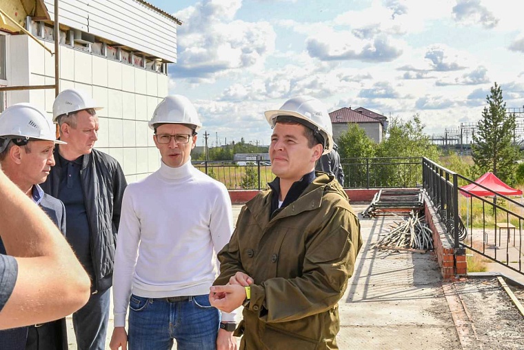 Губернатора Ямала Дмитрия Артюхова возмутило качество работ на дороге Пуровск - Коротчаево