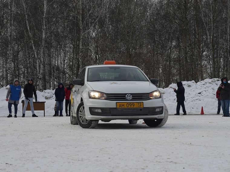 В Тюмени выбрали лучшего таксиста