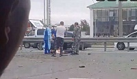 В Тюмени от удара в ограждение пассажир грузовика вылетел через лобовое стекло