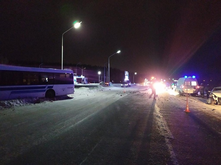 Автомобилистка на KIA Rio погибла при столкновении с рейсовым автобусом