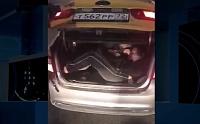 Тюменский таксист перевозил пассажиров в багажнике
