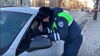 У Главпочтамта в Тюмени ГИБДД проверяет, пропускают ли водители пешеходов