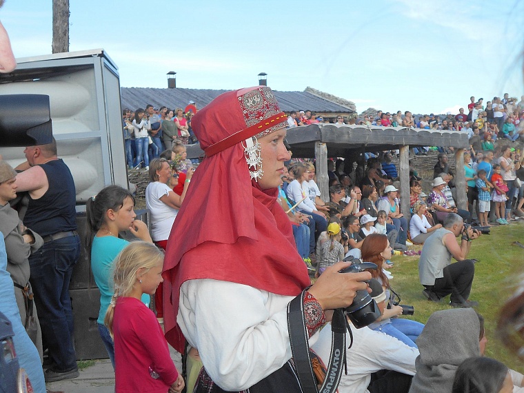 Гостей «Абалакского поля» кормили блюдами средневековой кухни