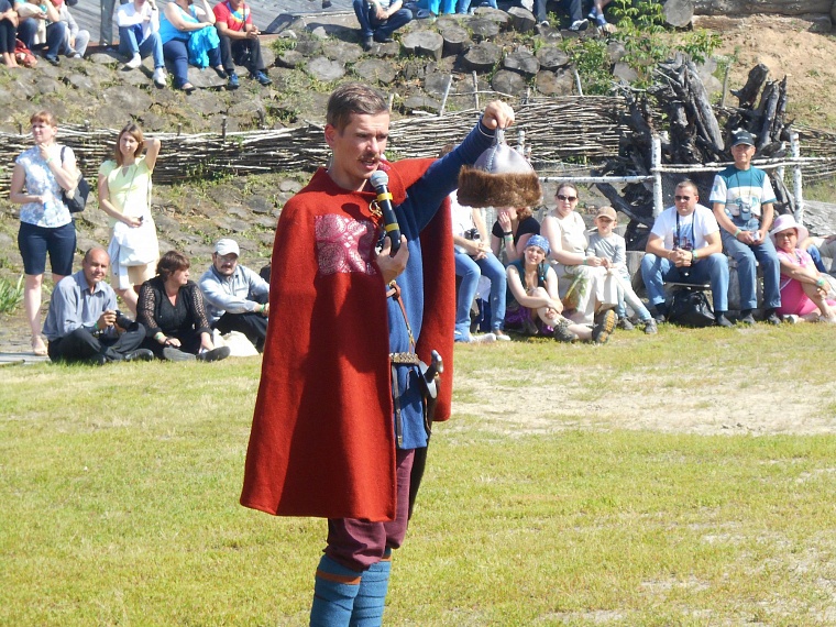 Гостей «Абалакского поля» кормили блюдами средневековой кухни