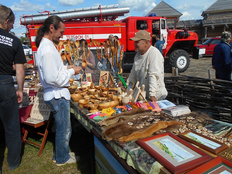 Гостей «Абалакского поля» кормили блюдами средневековой кухни