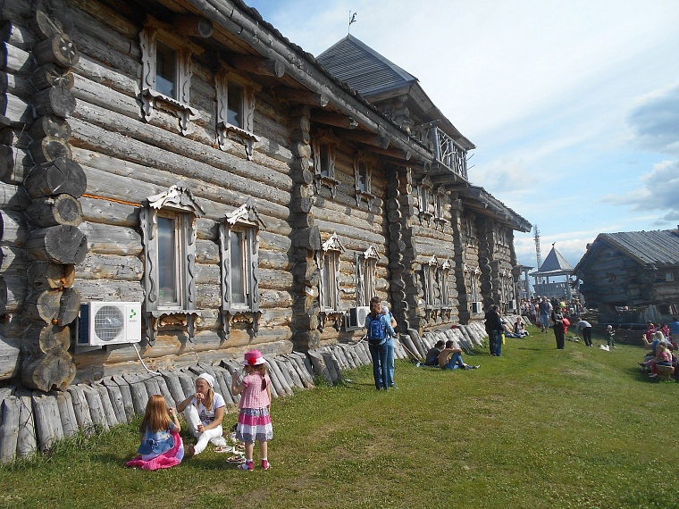 Гостей «Абалакского поля» кормили блюдами средневековой кухни
