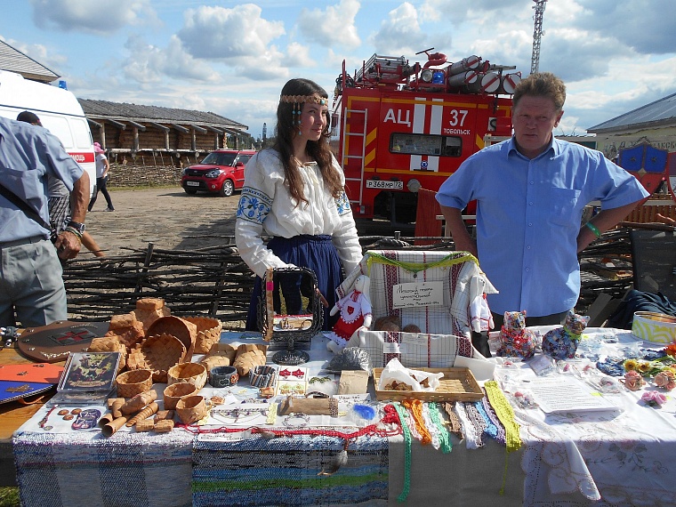 Гостей «Абалакского поля» кормили блюдами средневековой кухни