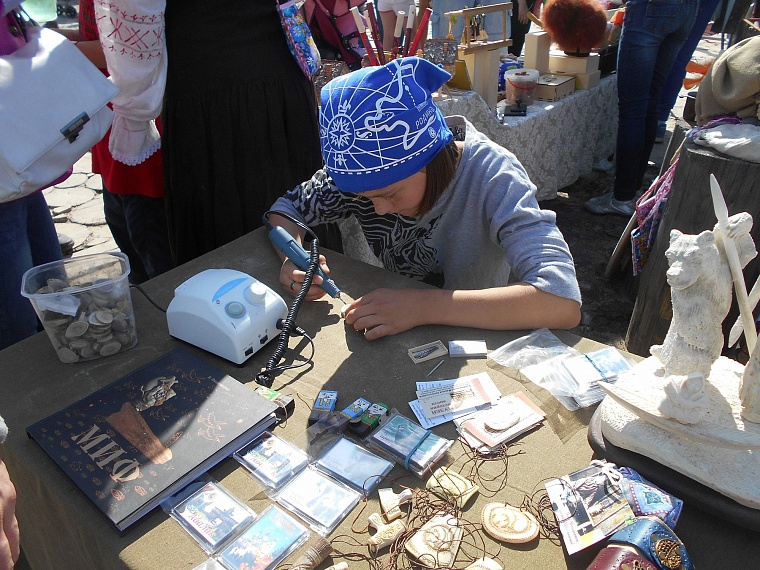 Гостей «Абалакского поля» кормили блюдами средневековой кухни