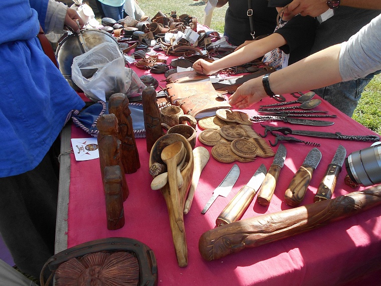 Гостей «Абалакского поля» кормили блюдами средневековой кухни